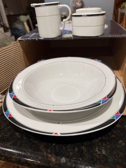 MIKASA White Ceramic Dinnerware Set with Geometric Border