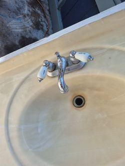 Bathroom sink