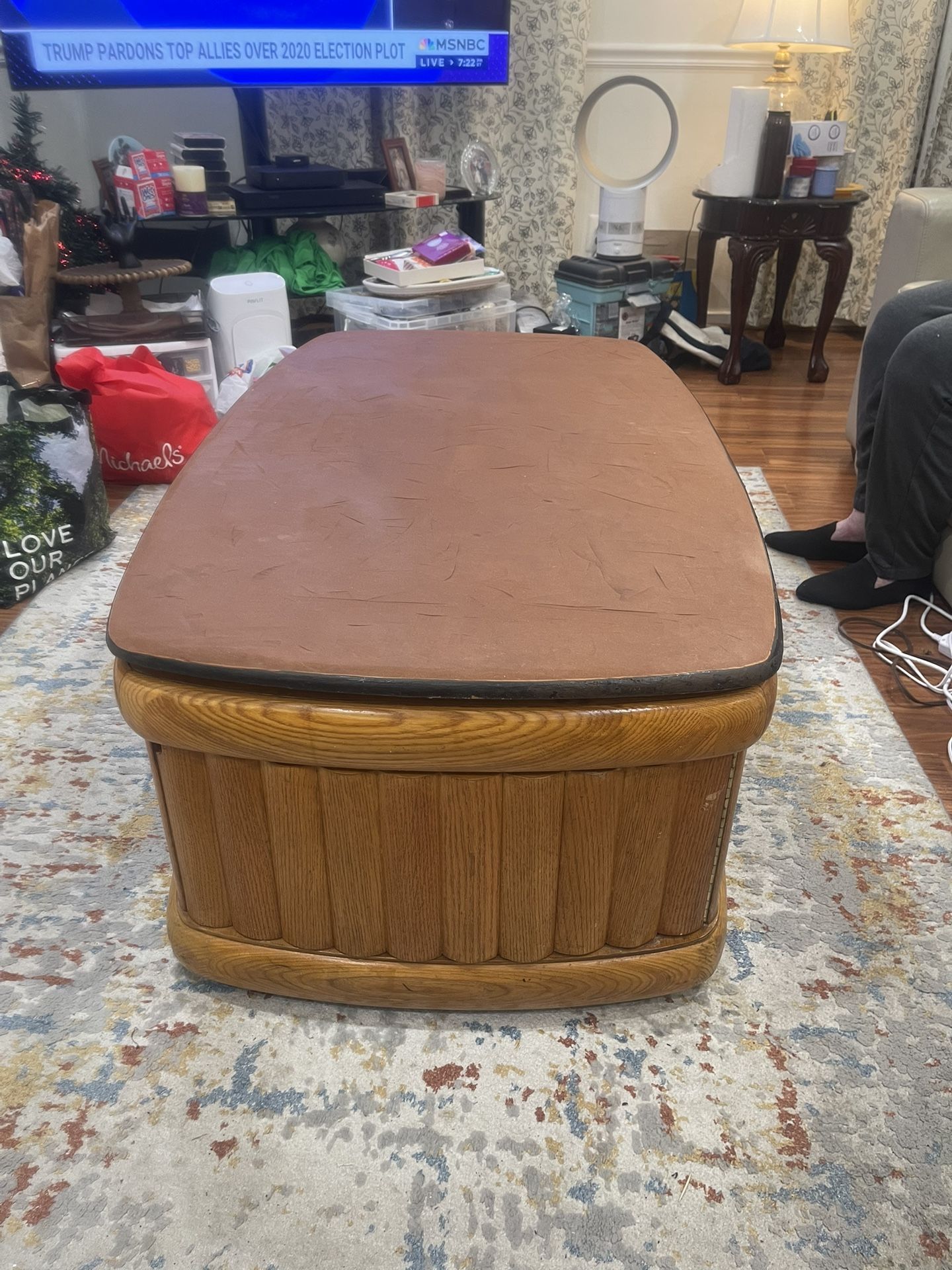 Refurbished Oak Wood Pull Out Coffee Table W/Storage