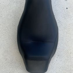 Stock Lowrider St Seat 2023