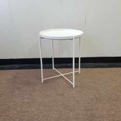 Round side table - can DELIVER almost anywhere for $20 extra - used and in good condition 🙂