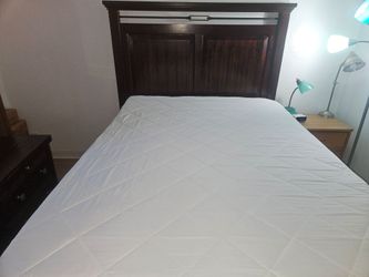Queen Bedroom Set