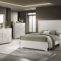 Brand New White 4pc Queen Size Bedroom Set