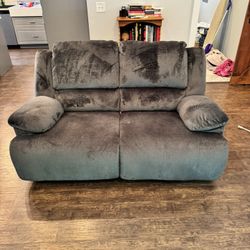 Clonmel Charcoal 2 Seat Reclining Living Room Set 