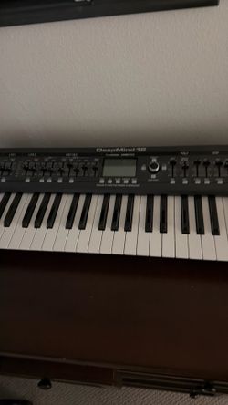 Deepmind12 synth piano keyboard