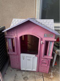 Kids playhouse