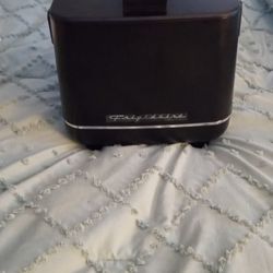 Frigidaire Mini Personal Fridge Cooler 