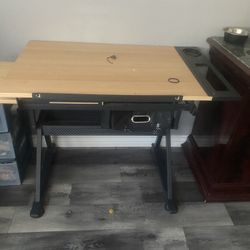 Easel Table 