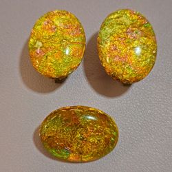 Vintage 1970s Multicolor Foil & Acrylic Oval Clip-On Earrings & Pin/Brooch Set 1.5" x 7/8"