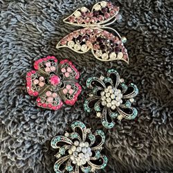 Costume Jewelry Rhinestone Brooch  