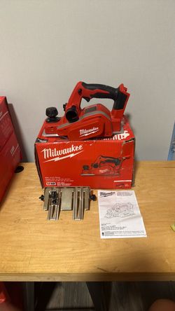 Milwaukee M18 18V Lithium-Ion Cordless 3-1/4 in. Planer (Tool-Only)