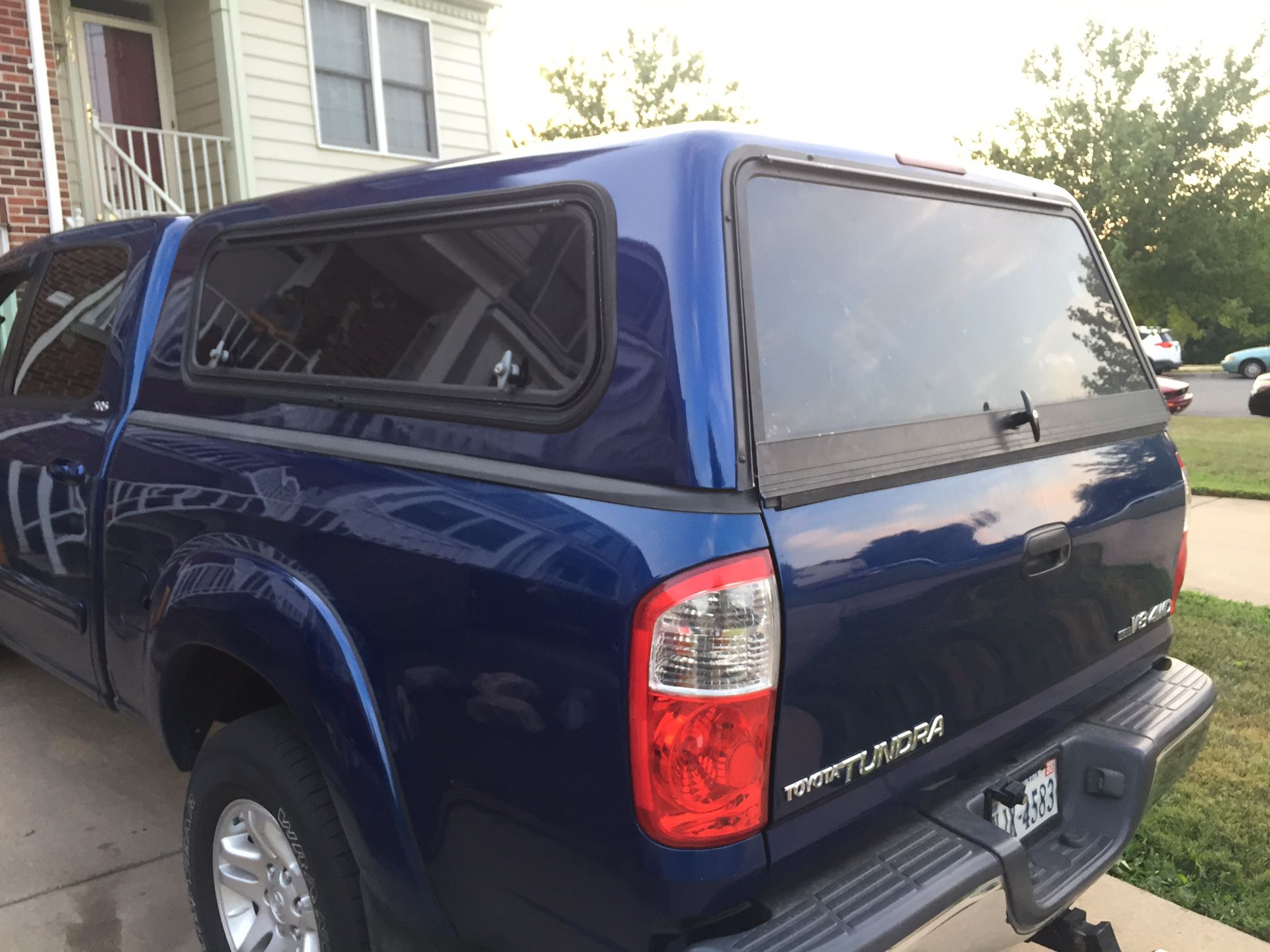 Camper Top for 2005 Toyota Tundra w/ 6.5’ bed