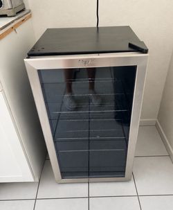 Whirlpool Stainless Steel Beverage Refrigerator / Wine Cooler