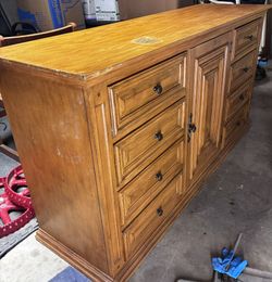Dresser 