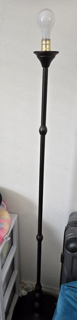 FLOOR LAMP
