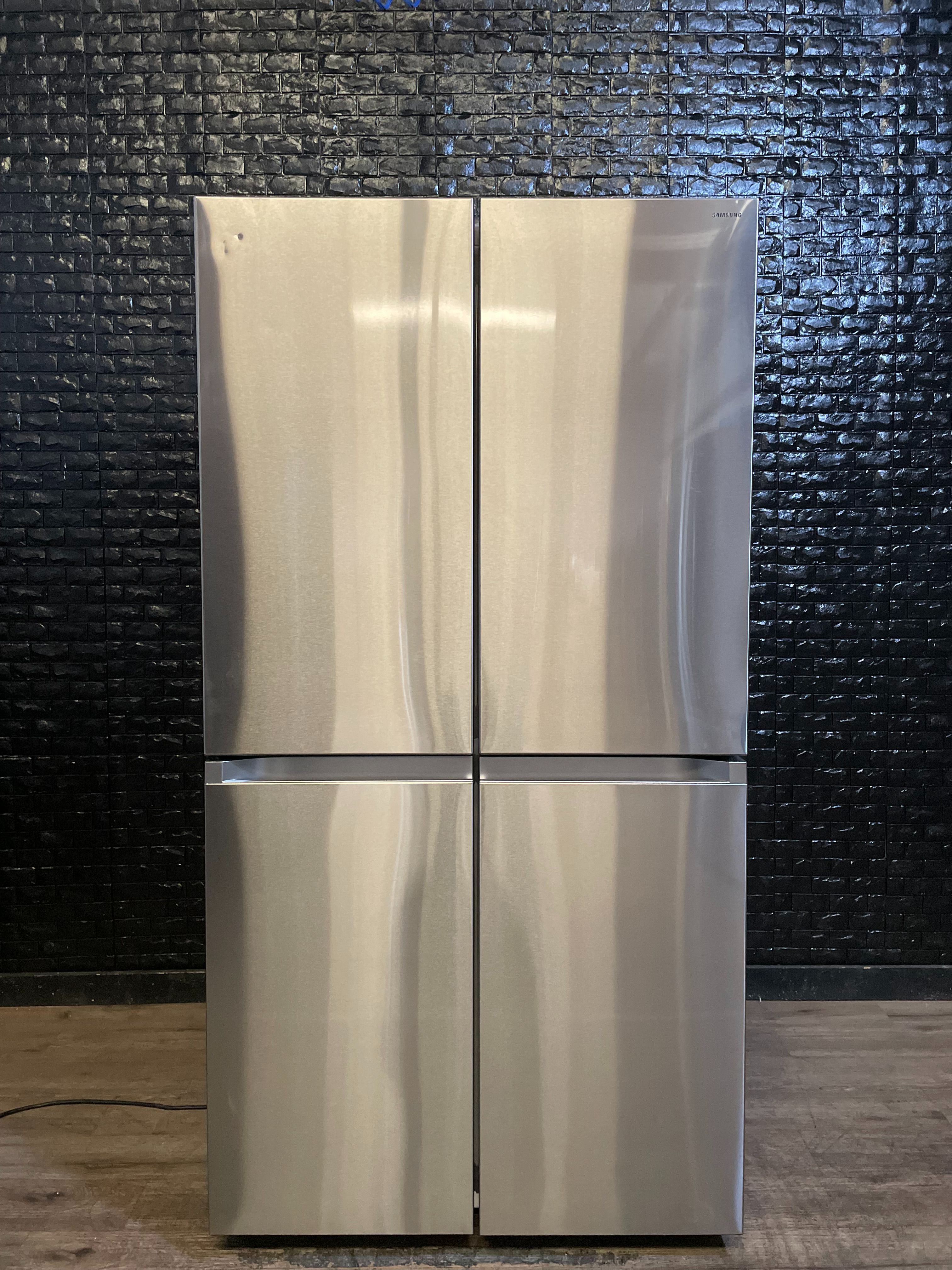 SAMSUNG REFRIGERATOR w/WARRANTY! R2746A