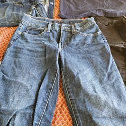 Lots of Gap skinny women jeans sizes 4, 24,26,27  10pairs, 2 of Tommy Hilfiger and 1 of Kenneth Cole  black, $10-15 each slightly used of great  quali