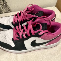 Jordan 1 low, pink, black, sz 12