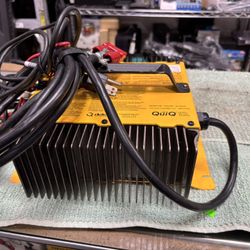Qui Q Battery Charger