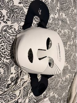 Currentbody skin led light therapy mask