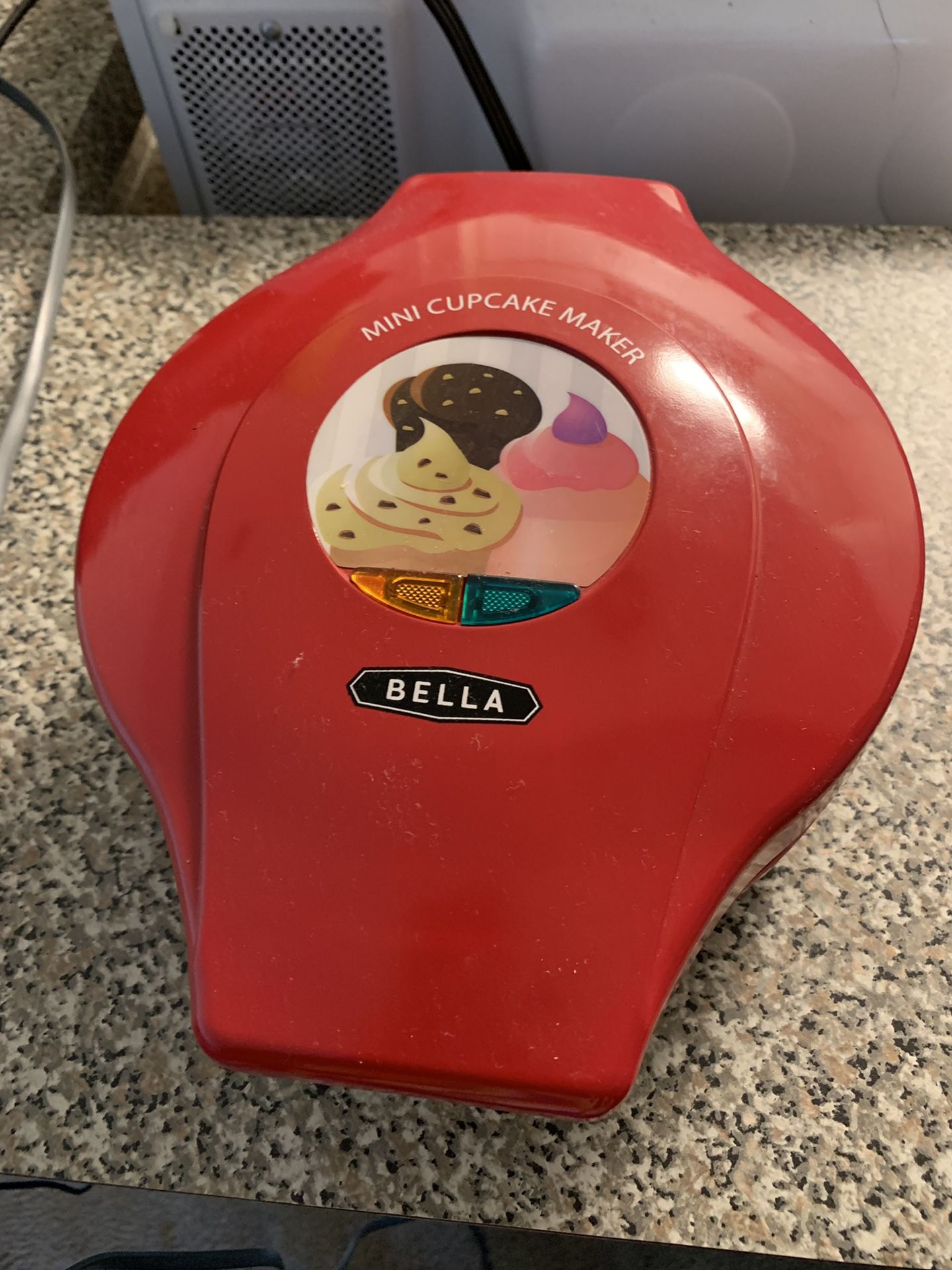 Bella Mini Cupcake Maker