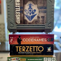 Games Collection: Apples to Apples Jr, Battleship (2), Connect 4, Hedbanz, Stratego, Tantrix, Terzetto, This That & Everything