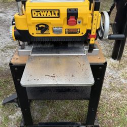Dewalt 13” Bench Planer With Stand Model DW735