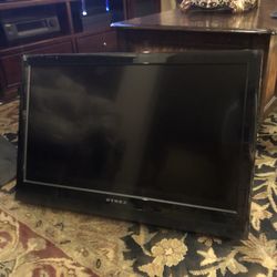 Dynex 32 in flatscreen tv