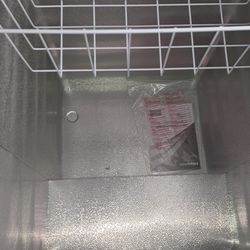 Chest freezer 5 cb ft. (see description)