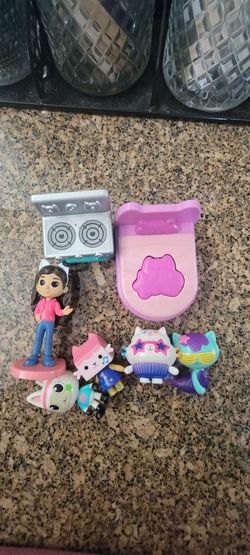 Gabby dollhouse toys $3