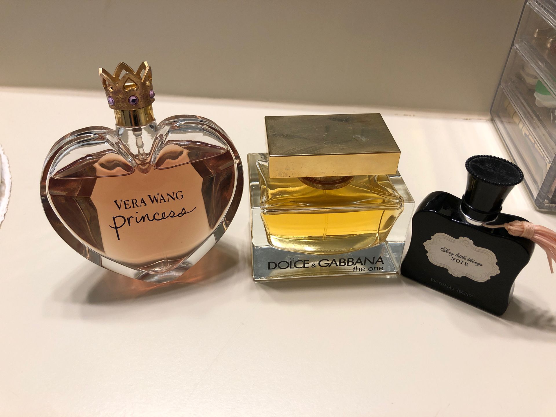 Vera Wang, Dolce & Gabana the one, Victoria Secret Sexy little things Noir perfumes