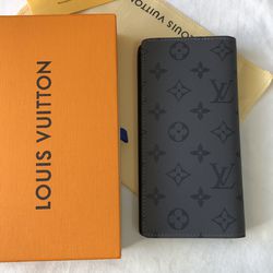 Louis Vuitton LV Long Wallet Monogram (2 months old), Men's