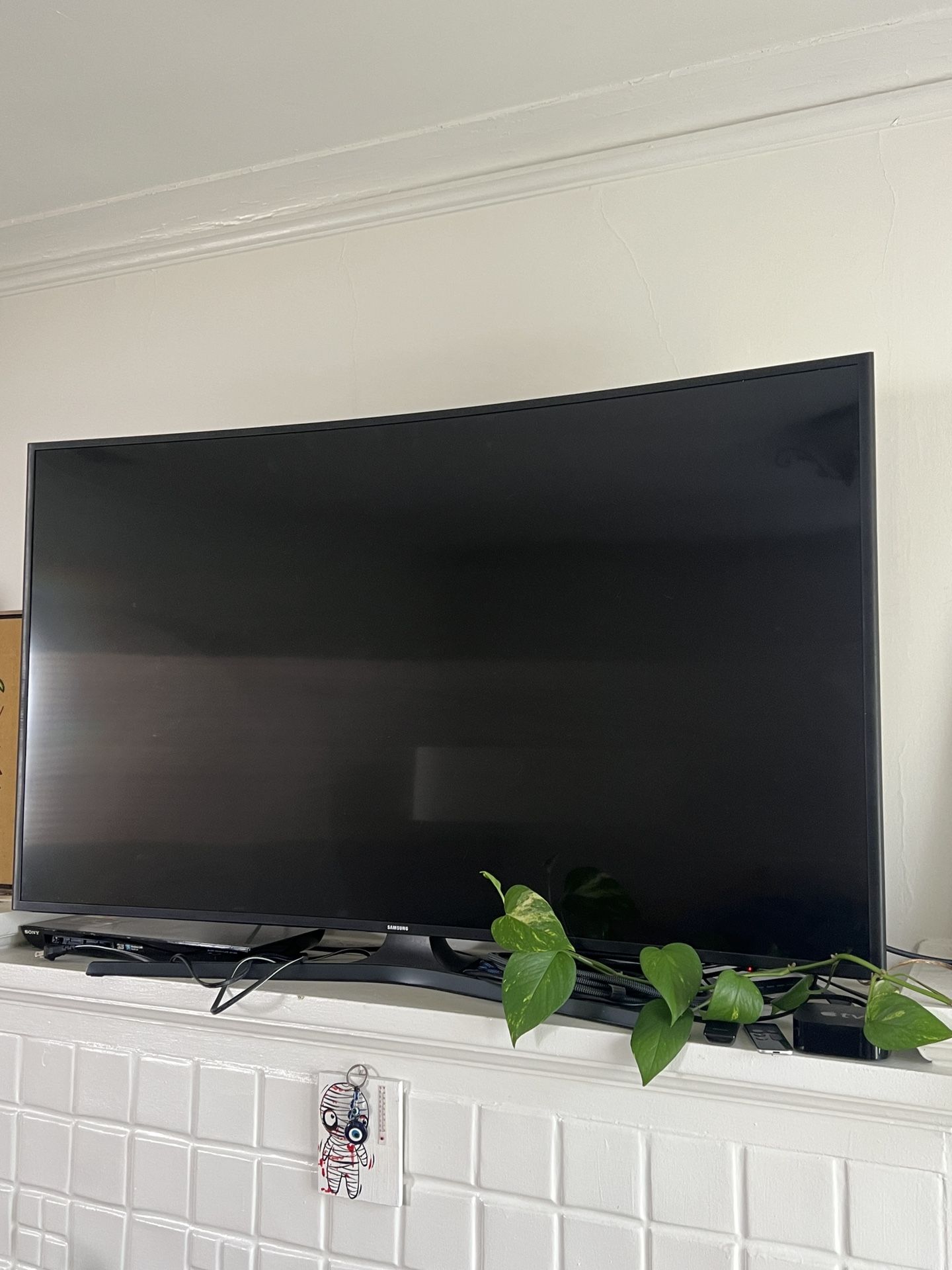 Samsung 55” 4K Curved TV and Apple TV 64GB