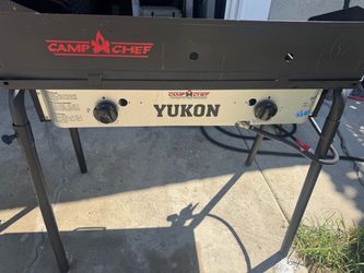 Camp grill yukon 2 burner with box and cast iron griddle