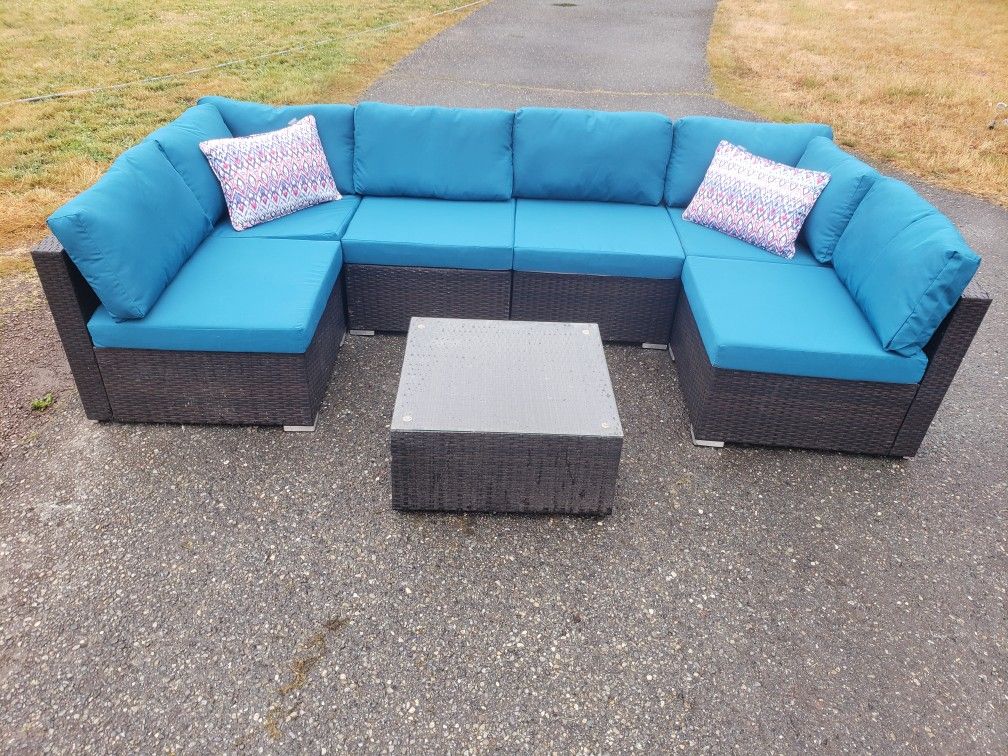 Outdoor Sectional w/new Cushions