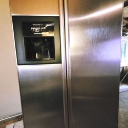 Refrigerator - KitchenAid 