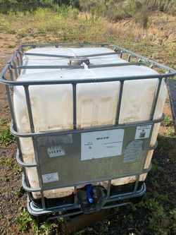 Water tank 275 gallon