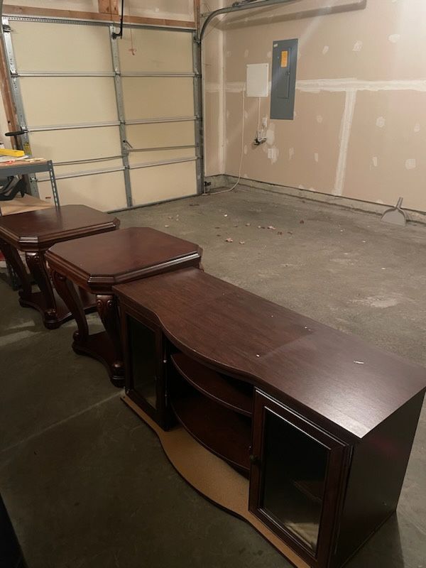Tv stand and 2 Coffee Tables 