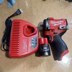 Milwaukee M12 3/8 Impact Wrench 