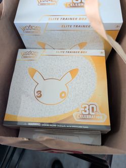 Pokémon TCG 30th Celebration Elite Trainer Box