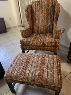 Chair With Ottoman