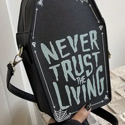 Beetlejuice Never Trust The Living Purse Bag Crossbody 9.25”x6.30” Tim Burton Halloween Horror NEW IN PACKAGING🖤💚 Bag Coffin Goth Lydia Deetz