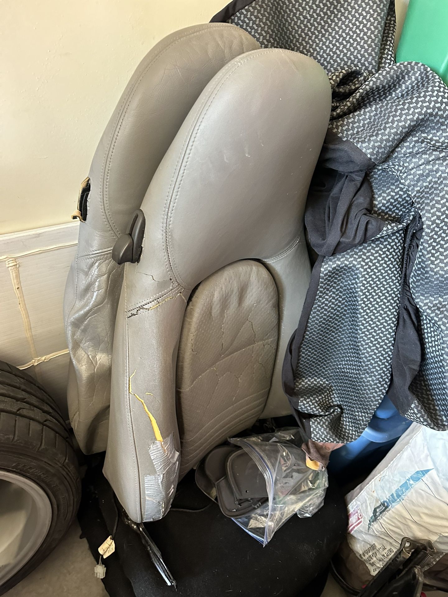 Free Porsche 911 or Boxster 996/986 Seats