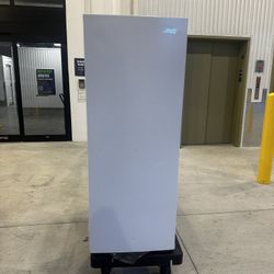 Arctic King Upright Freezer 7 Cu Ft