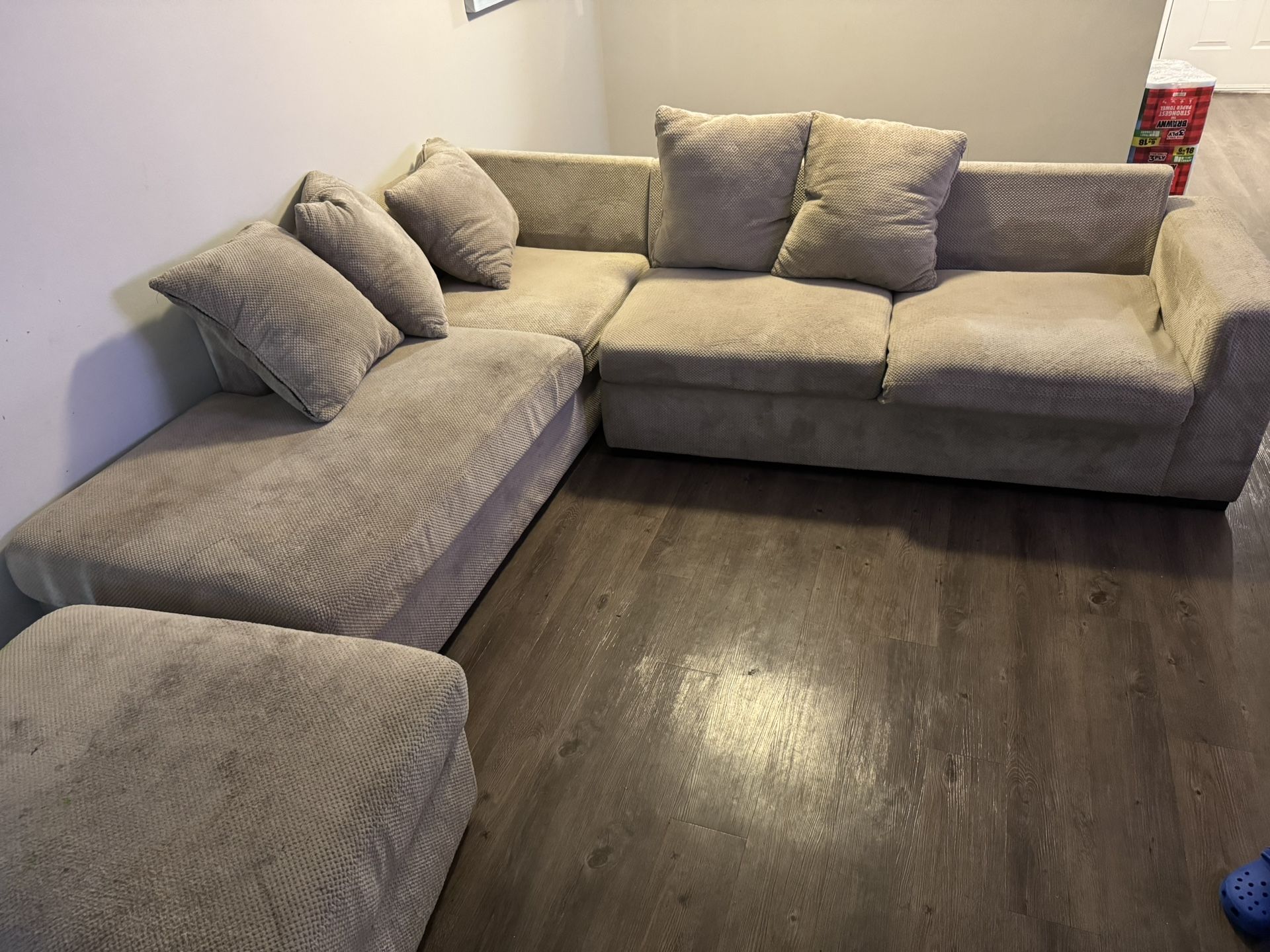 Couch For Sell!!!! Moving So Must Sell