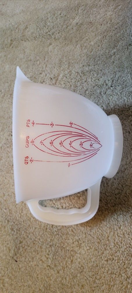 Tupperware 2 Quart Mix-N-Stor
