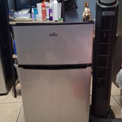 Willz Fridge With Freezer