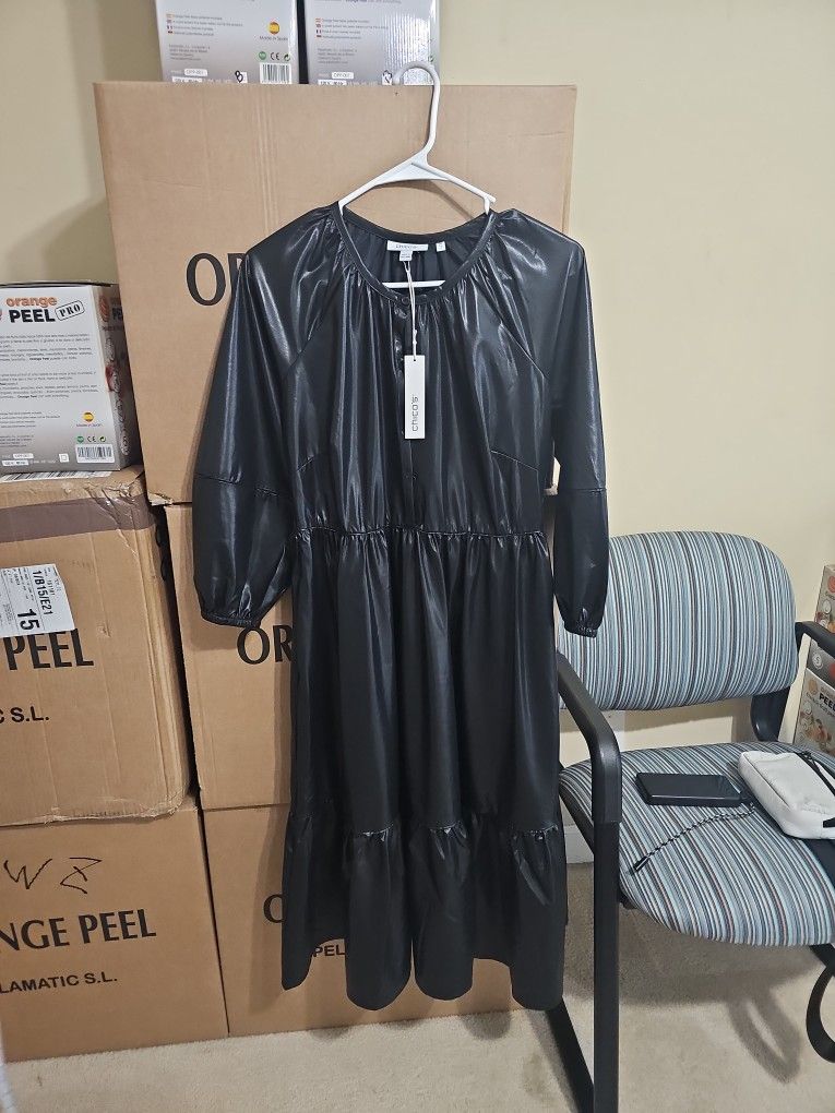 Option A (Best for visibility):
Black Faux Leather Dress – Women’s Small, NWT, 45” Midi/Long0