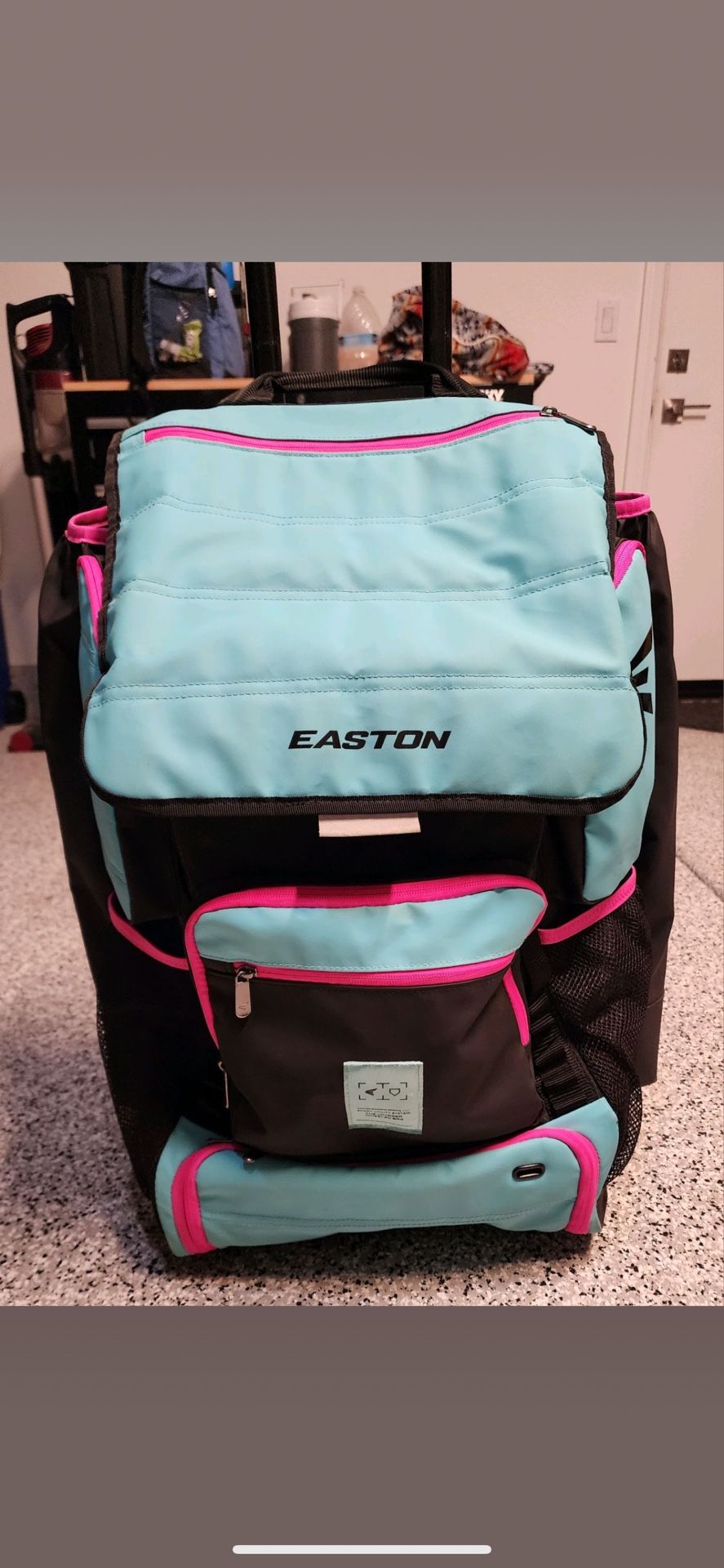 Easton Voyager Wheeled Bag