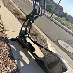 Nordictrack Elliptical E 7.7 Power Incline